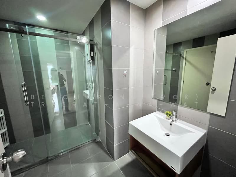Motif Condo, Bangkok, 219 Thanon Intharaphithak, Bang Yi Rua, Thon Buri, Bangkok, 2 Bedrooms, 51 sqm, Condo For Rent, by Bencharong (Yok) Treerat-a-na-wat, 500486240 - DDproperty.com