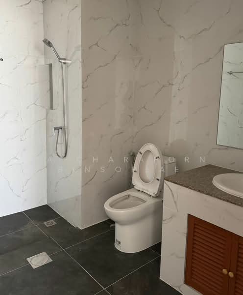 Masterview Executive Place, Bangkok, Chareonnakorn, Bang Lam Phu Lang, Khlong San, Bangkok, 1 Bedroom, 86 sqm, Condo For Sale, by Patcharaporn Binsorlae, 500486253 - DDproperty.com