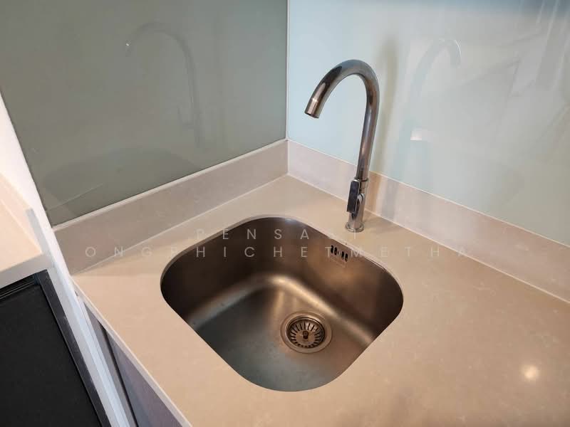 Rhythm Sukhumvit 36-38, Bangkok, 55 Soi Sukhumvit 36, Sukhumvit Road, Phra Kanong, Khlong Toei, Bangkok, 2 Bedrooms, 79 sqm, Condo For Rent, by Pensasi Ongphichetmetha, 500486329 - DDproperty.com