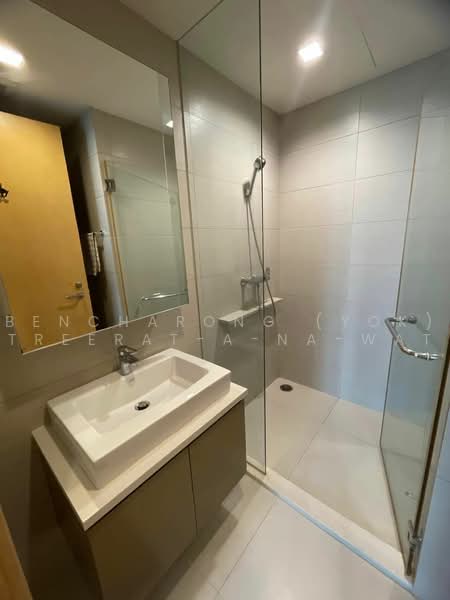 Siri At Sukhumvit, Bangkok, 902 Sukhumvit Road, Phra Kanong, Khlong Toei, Bangkok, 2 Bedrooms, 70 sqm, Condo For Rent, by Bencharong (Yok) Treerat-a-na-wat, 500486456 - DDproperty.com