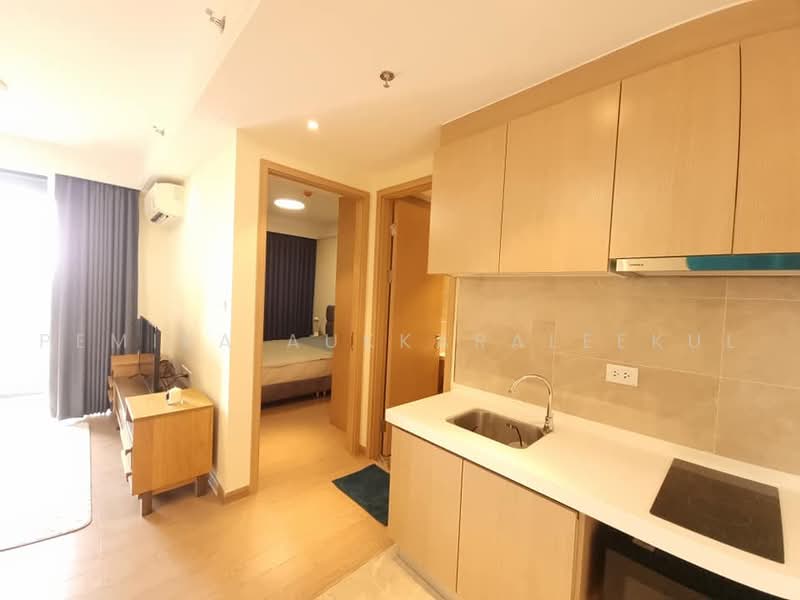 Regal Sathon-Naradhiwas, Bangkok, Naradhiwas Rajanagarindra Road, Thung Maha Mek, Sathon, Bangkok, 1 Bedroom, 33 sqm, Condo For Sale, by Pemika Aukkaraleekul, 500486457 - DDproperty.com