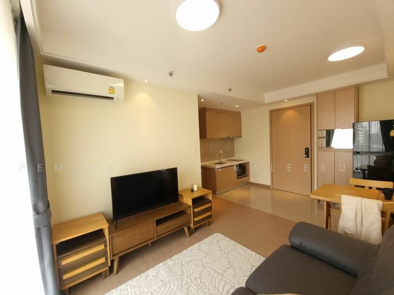 Regal Sathon-Naradhiwas, Bangkok, Naradhiwas Rajanagarindra Road, Thung Maha Mek, Sathon, Bangkok, 1 Bedroom, 33 sqm, Condo For Sale, by Pemika Aukkaraleekul, 500486457 - DDproperty.com