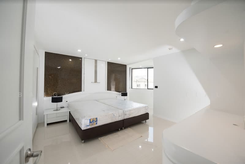 President Park Sukhumvit 24, Bangkok, 99 Sukhumvit 24 Alley, Khlongtoei Nua, Watthana, Bangkok, 3 Bedrooms, 245 sqm, Condo For Rent, by Bangkok Residential, 500486524 - DDproperty.com