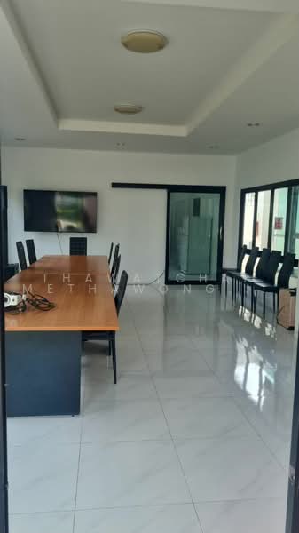 Passorn Bangna-Wongwaen, Samut Prakan, Sukhapiban 2 Soi 27, Rachathewa, Bang Plee, Samut Prakan, 4 Bedrooms, 250 sqm, Single Detached House For Rent, by Thawatchai Methawongworakul, 500486585 - DDproperty.com