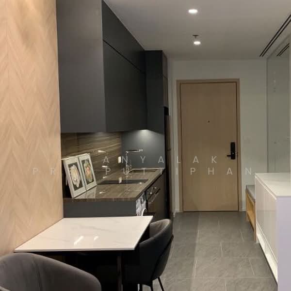 The Lofts Silom, Bangkok, Pramuan Road, Silom, Bang Rak, Bangkok, 1 Bedroom, 45 sqm, Condo For Sale, by Thanyalak Premputtiphan, 500486617 - DDproperty.com