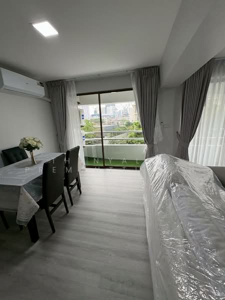 Thonglor Tower, Bangkok, Soi Thonglor, Sukhumvit 55 Road, Khlongtoei Nua, Watthana, Bangkok, 3 Bedrooms, 100 sqm, Condo For Sale, by Thanyalak Premputtiphan, 500486666 - DDproperty.com