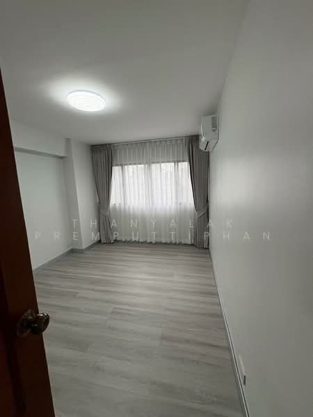 Thonglor Tower, Bangkok, Soi Thonglor, Sukhumvit 55 Road, Khlongtoei Nua, Watthana, Bangkok, 3 Bedrooms, 100 sqm, Condo For Sale, by Thanyalak Premputtiphan, 500486666 - DDproperty.com