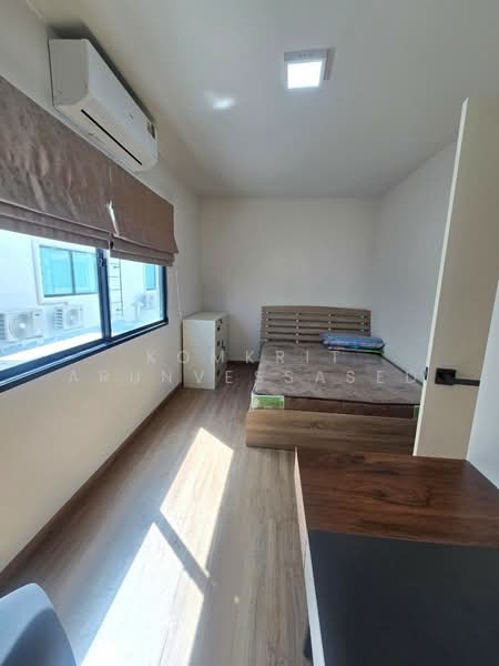 Baan Klang Muang Srinakarin – Onnut, Bangkok, 174 Soi On Nut 70/1, Prawet, Bangkok, 3 Bedrooms, 168 sqm, Townhouse For Rent, by Komkrit Arunvessased, 500486753 - DDproperty.com