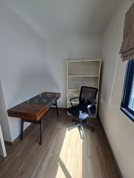 Baan Klang Muang Srinakarin – Onnut, Bangkok, 174 Soi On Nut 70/1, Prawet, Bangkok, 3 Bedrooms, 168 sqm, Townhouse For Rent, by Komkrit Arunvessased, 500486753 - DDproperty.com