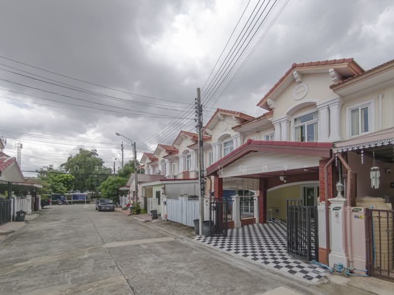 The Connect Donmuang-Viphavadi, Bangkok, Liap Khoo Nai Kim Sai 1 Road, Si Khan, Don Mueang, Bangkok, 3 Bedrooms, 130 sqm, Townhouse For Sale, by กรกฤตย์ บุญสระ, 500486834 - DDproperty.com