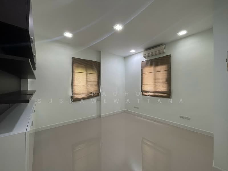 Burasiri Ngamwongwan - Prachachuen, Nonthaburi, Road along Bang Khlo-Chaengwattana Expressway, Tha-Sai, Muang Nonthaburi, Nonthaburi, 4 Bedrooms, 300 sqm, Single Detached House For Rent, by Supachok Subrawewattana, 500486861 - DDproperty.com