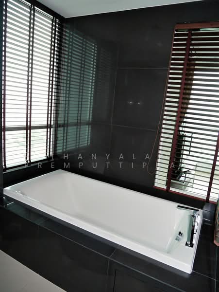 Rhythm Sathorn : ริทึ่ม สาทร, กรุงเทพ, 141 ซอยสาทร 21, ยานนาวา, สาทร, กรุงเทพ, 63 ตร.ม., คอนโด ขาย, โดย Thanyalak Premputtiphan, 500486862 - DDproperty.com