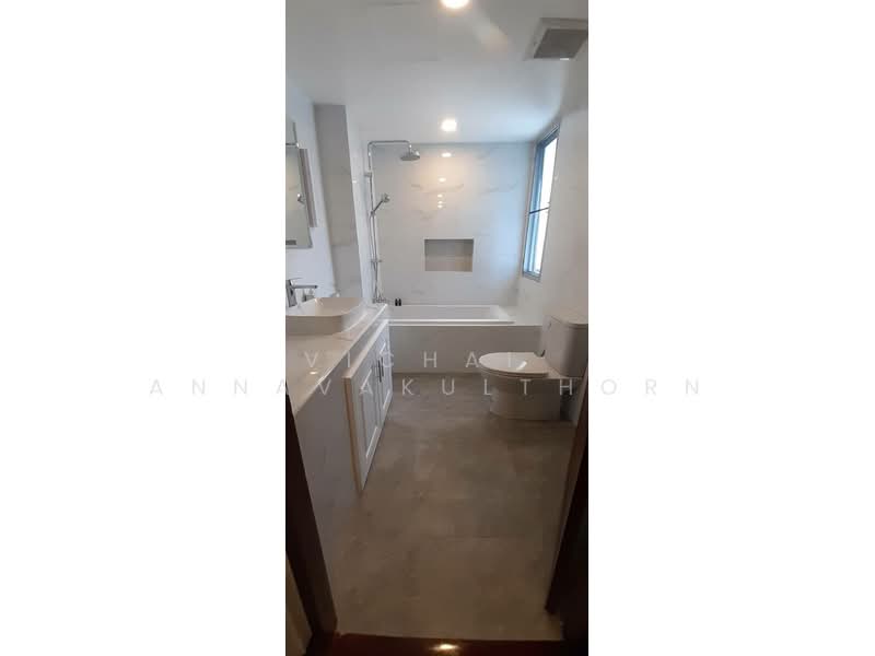Kanta Mansion, Bangkok, 73 Soi Sukhumvit 26, Khong Tan, Khlong Toei, Bangkok, 3 Bedrooms, 265 sqm, Apartment For Rent, by Vichai Annavakulthorn, 500486889 - DDproperty.com
