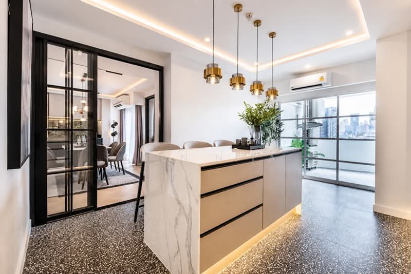 Fifty Fifth Tower, Bangkok, 84 Soi Sukhumvit 55, Sukhumvit Road, Khlong Tan Nua, Watthana, Bangkok, 4 Bedrooms, 165 sqm, Condo For Sale, by Khun Nita, 500486897 - DDproperty.com