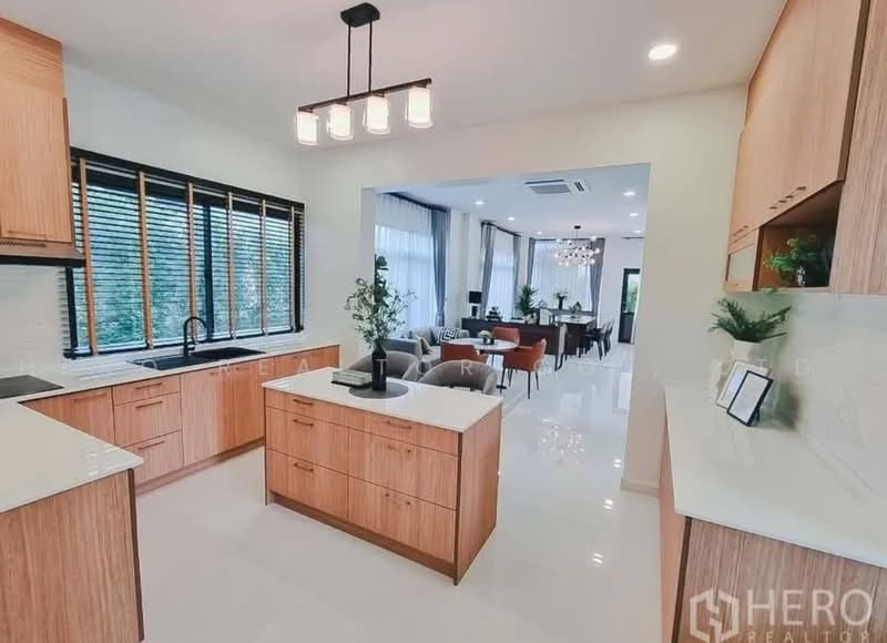 Perfect Masterpiece Sukhumvit 77 : เพอร์เฟค มาสเตอร์พีซ สุขุมวิท 77, สมุทรปราการ, ซอย หมู่บ้านเพอร์เฟคเพลส สุขุมวิท 77, ราชาเทวะ, บางพลี, สมุทรปราการ, 585 ตร.ม., บ้านเดี่ยว ให้เช่า, โดย Hero Realtor Co., Ltd., 500486918 - DDproperty.com
