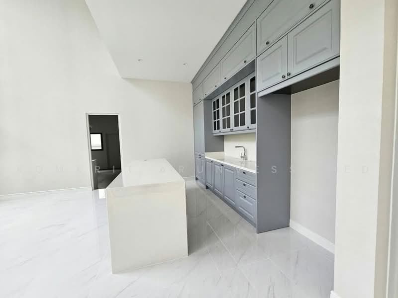 Narasiri Krungthep Kreetha, Bangkok, 69 Soi Pracha Ruamjai, Hua Mak, Bang Kapi, Bangkok, 4 Bedrooms, 554 sqm, Single Detached House For Rent, by Komkrit Arunvessased, 500486924 - DDproperty.com
