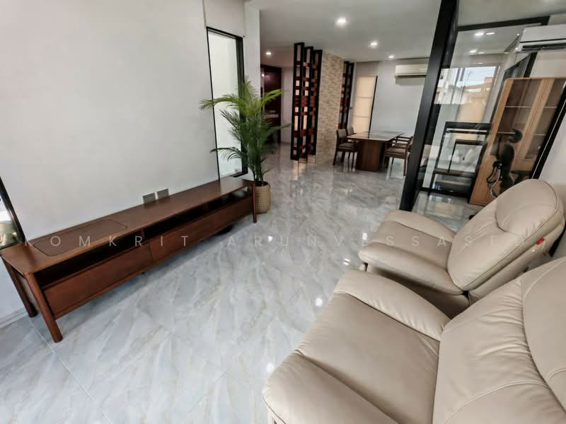 Lake View Park Bangna, Bangkok, 454 Kanchanaphisek Road, Dok Mai, Prawet, Bangkok, 5 Bedrooms, 300 sqm, Single Detached House For Rent, by Komkrit Arunvessased, 500487007 - DDproperty.com