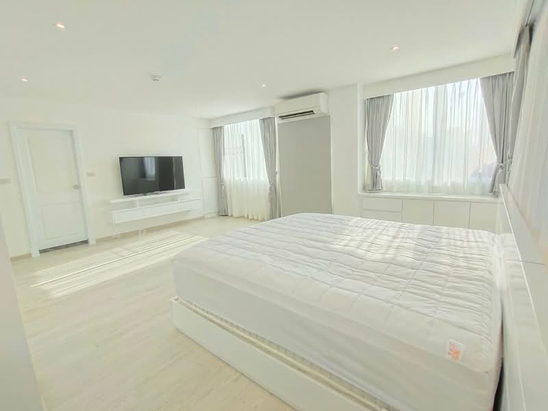 Silom Condominium, Bangkok, Silom, Bang Rak, Bangkok, 2 Bedrooms, 144 sqm, Condo For Rent, by Nakarin Sookpaiboon, 500487014 - DDproperty.com