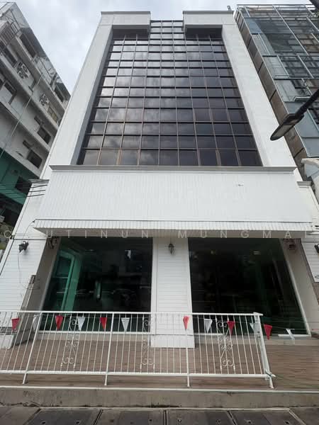 For Rent: G Floor in Silom Glass Frontage with 4 Parking, Bangkok, Suriyawong, Bang Rak, Bangkok, , 110 sqm, Retail Space For Rent, by Chutinun Mungmai, 500487055 - DDproperty.com