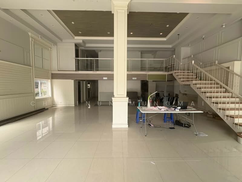 For Rent: G Floor in Silom Glass Frontage with 4 Parking, กรุงเทพ, สุริยวงศ์, บางรัก, กรุงเทพ, 110 ตร.ม., พื้นที่ขายของ ให้เช่า, โดย Chutinun Mungmai, 500487055 - DDproperty.com