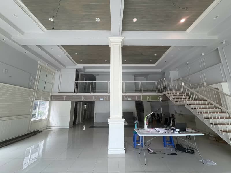 For Rent: G Floor in Silom Glass Frontage with 4 Parking, Bangkok, Suriyawong, Bang Rak, Bangkok, , 110 sqm, Retail Space For Rent, by Chutinun Mungmai, 500487055 - DDproperty.com