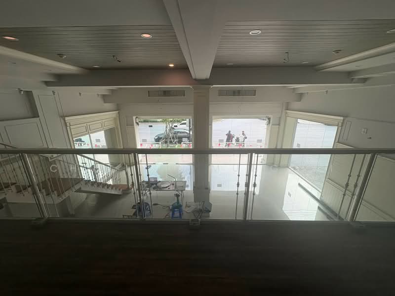 For Rent: G Floor in Silom Glass Frontage with 4 Parking, Bangkok, Suriyawong, Bang Rak, Bangkok, , 110 sqm, Retail Space For Rent, by Chutinun Mungmai, 500487055 - DDproperty.com