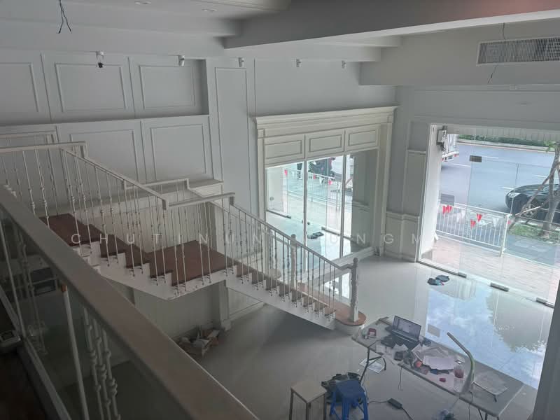For Rent: G Floor in Silom Glass Frontage with 4 Parking, Bangkok, Suriyawong, Bang Rak, Bangkok, , 110 sqm, Retail Space For Rent, by Chutinun Mungmai, 500487055 - DDproperty.com
