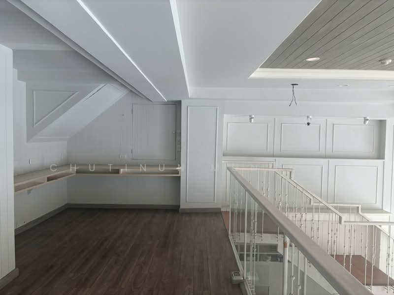 For Rent: G Floor in Silom Glass Frontage with 4 Parking, Bangkok, Suriyawong, Bang Rak, Bangkok, , 110 sqm, Retail Space For Rent, by Chutinun Mungmai, 500487055 - DDproperty.com