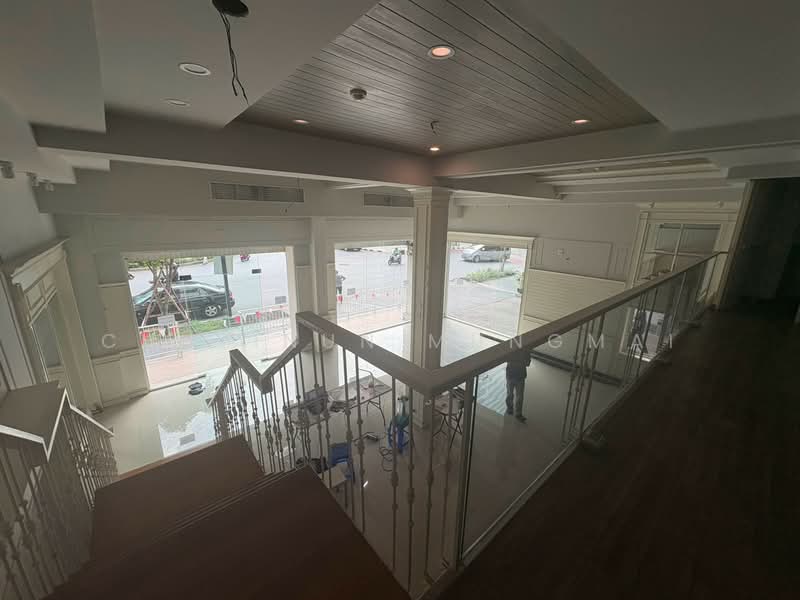 For Rent: G Floor in Silom Glass Frontage with 4 Parking, Bangkok, Suriyawong, Bang Rak, Bangkok, , 110 sqm, Retail Space For Rent, by Chutinun Mungmai, 500487055 - DDproperty.com
