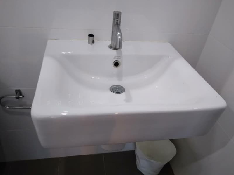 The Base Park West Sukhumvit 77, Bangkok, 11 Soi Sukhumvit 77 Sukhumvit Road, Phra Kanong Nua, Watthana, Bangkok, 1 Bedroom, 30 sqm, Condo For Sale, by Thanyalak Premputtiphan, 500487075 - DDproperty.com