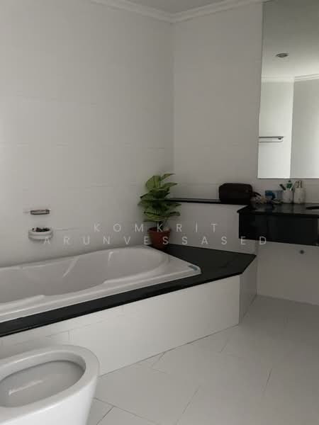 Supalai Casa Riva, Bangkok, 780 Charoenkrung Road, Bang Kho Laem, Bangkok, 2 Bedrooms, 125 sqm, Condo For Sale, by Komkrit Arunvessased, 500487082 - DDproperty.com