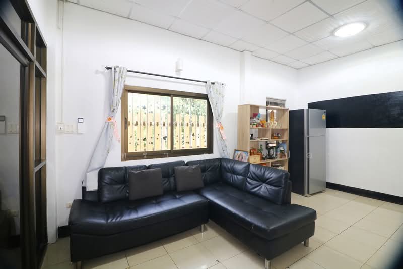 Two Detached Houses On One Plot for Sale, Udon Thani, Udon Thani, Chiang Phin, Muang Udon Thani, Udon Thani, 3 Bedrooms, 124 sqm, Semi-Detached House (Twin House) For Sale, by วีรภัทรา ดาร์เปอร์, 500487187 - DDproperty.com
