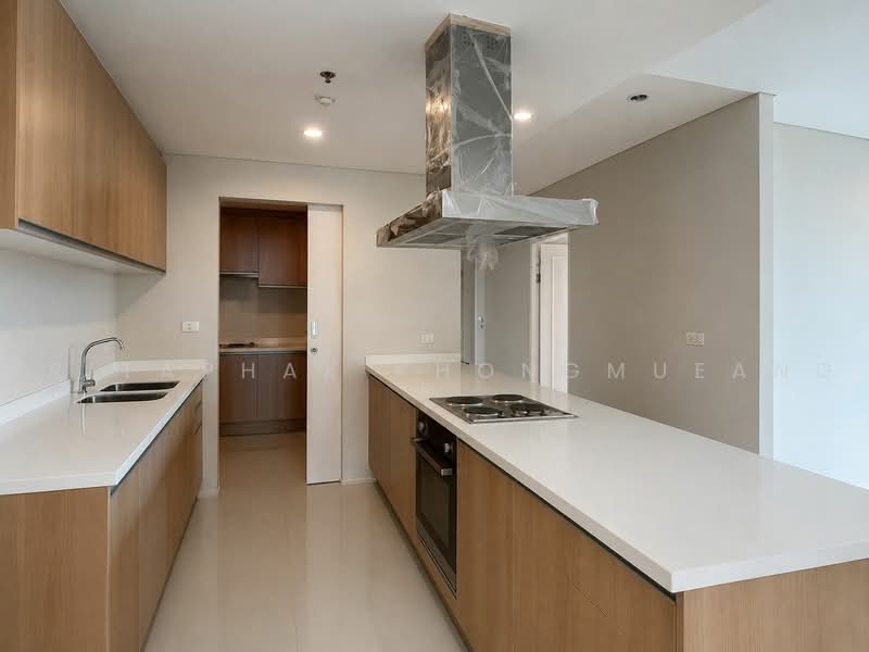 Villa Asoke, Bangkok, 1588 New Petchburi Road, Makkasan, Ratchathewi, Bangkok, 5 Bedrooms, 301 sqm, Condo For Sale, by Kritaphak Khongmueang, 500487245 - DDproperty.com