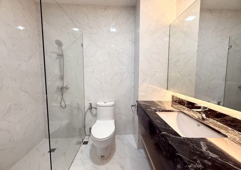 Raj Mansion, Bangkok, 31-33 Soi Sukhumvit 20, Khlong Toei, Bangkok, 4 Bedrooms, 380 sqm, Condo For Rent, by The Luxe Group, 500487268 - DDproperty.com