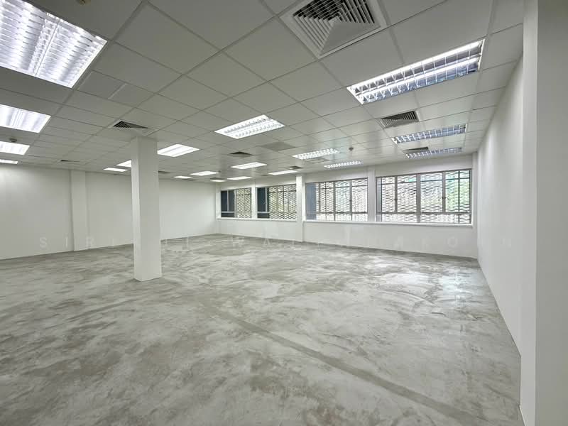 Office next to BTS Surasak with a pleasant atmosphere, Bangkok, Yan Nawa, Sathon, Bangkok, , 96 sqm, Office Space For Rent, by Sirikul Wattanakorn, 500487283 - DDproperty.com