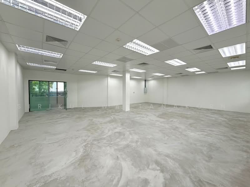 Office next to BTS Surasak with a pleasant atmosphere, Bangkok, Yan Nawa, Sathon, Bangkok, , 96 sqm, Office Space For Rent, by Sirikul Wattanakorn, 500487283 - DDproperty.com