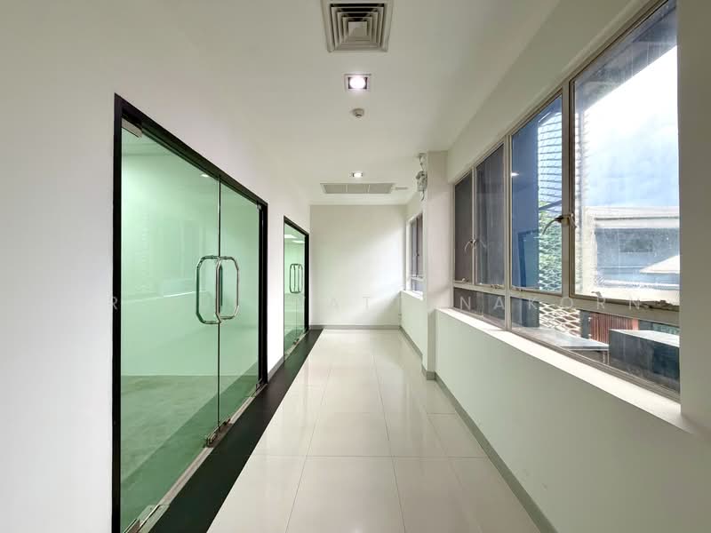 Office next to BTS Surasak, 24hr AC, Café On-Site, Bangkok, Yan Nawa, Sathon, Bangkok, , 96 sqm, Office Space For Rent, by Sirikul Wattanakorn, 500487283 - DDproperty.com