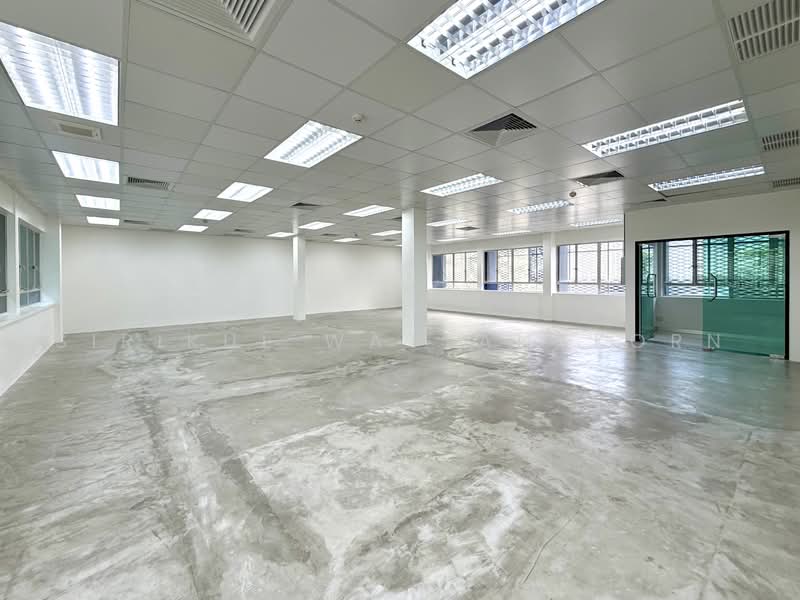 Office next to BTS Surasak with a pleasant atmosphere, Bangkok, Yan Nawa, Sathon, Bangkok, , 96 sqm, Office Space For Rent, by Sirikul Wattanakorn, 500487283 - DDproperty.com