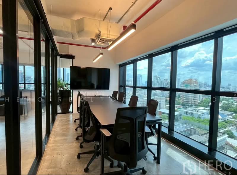 For Rent Office Space 220 sq.m. near BTS Ekkamai Watthana, Bangkok HRE01244, Bangkok, สุขุมวิท, Khlong Tan Nua, Watthana, Bangkok, , 220 sqm, Office Space For Rent, by Hero Realtor Co., Ltd., 500487287 - DDproperty.com