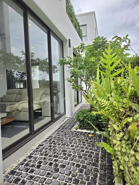 Aerie Srinakarin-Krungthepkreetha, Bangkok, Srinakarin - Romklao Road, Khlong Song Ton Nun, Lat Krabang, Bangkok, 4 Bedrooms, 390 sqm, Single Detached House For Rent, by Thawatchai Methawongworakul, 500487353 - DDproperty.com