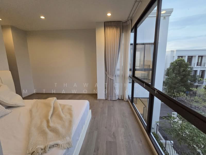Aerie Srinakarin-Krungthepkreetha, Bangkok, Srinakarin - Romklao Road, Khlong Song Ton Nun, Lat Krabang, Bangkok, 4 Bedrooms, 390 sqm, Single Detached House For Rent, by Thawatchai Methawongworakul, 500487353 - DDproperty.com