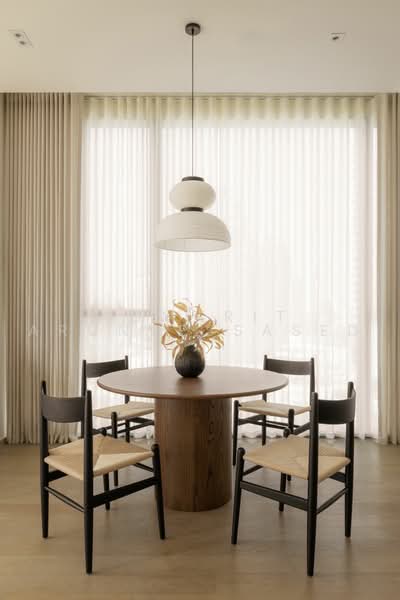The Strand Thonglor, Bangkok, 36 Soi Sukhumvit 55, Khlong Tan Nua, Watthana, Bangkok, 2 Bedrooms, 90 sqm, Condo For Rent, by Komkrit Arunvessased, 500487392 - DDproperty.com