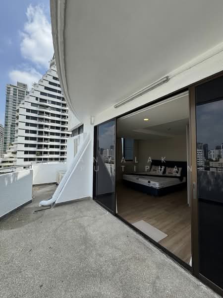 Supalai Place Sukhumvit 39, Bangkok, 175-179 Soi Sukhumvit 39 Sukhumvit Road, Khlong Tan Nua, Watthana, Bangkok, 2 Bedrooms, 135 sqm, Condo For Rent, by Thanyalak Premputtiphan, 500487398 - DDproperty.com
