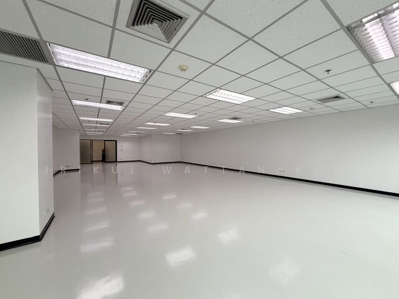 Office 400m from BTS Phrom Phong, 7-11, Café & restaurants On-Site, Bangkok, Sukhumvit, Khlong Tan Nua, Watthana, Bangkok, , 135 sqm, Office Space For Rent, by Sirikul Wattanakorn, 500487427 - DDproperty.com