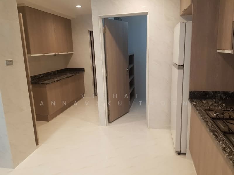 Raj Mansion, Bangkok, 31-33 Soi Sukhumvit 20, Khlong Toei, Bangkok, 4 Bedrooms, 380 sqm, Apartment For Rent, by Vichai Annavakulthorn, 500487431 - DDproperty.com