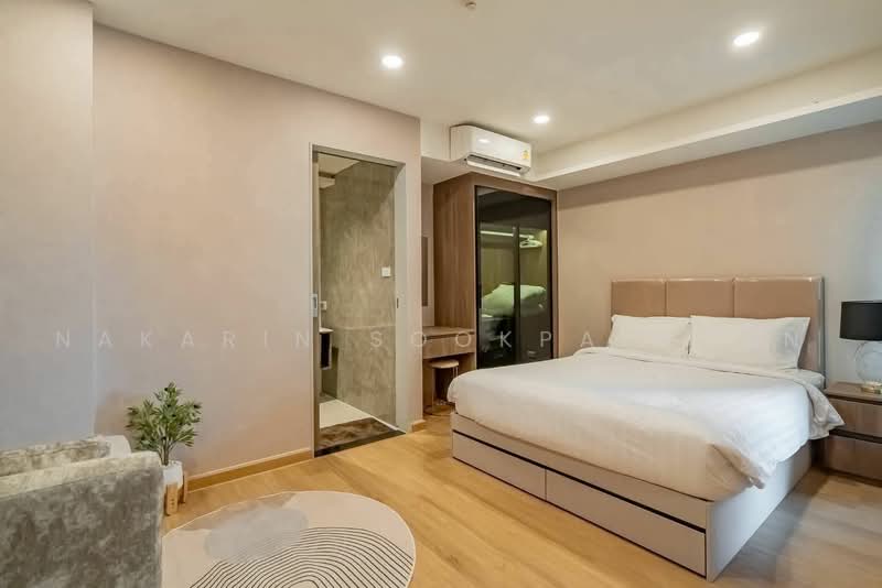 Lloyd Soonvijai-Thonglor, Bangkok, Soi Phetchaburi 47, Phetchaburi Road, Bang Kapi, Huai Khwang, Bangkok, 2 Bedrooms, 62 sqm, Condo For Rent, by Nakarin Sookpaiboon, 500487432 - DDproperty.com