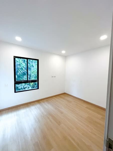 Arden Phatthanakan, Bangkok, Phatthanakan 20, Phatthanakan Road, Suan Luang, Bangkok, 3 Bedrooms, 185 sqm, Townhouse For Sale, by Thawatchai Methawongworakul, 500487453 - DDproperty.com