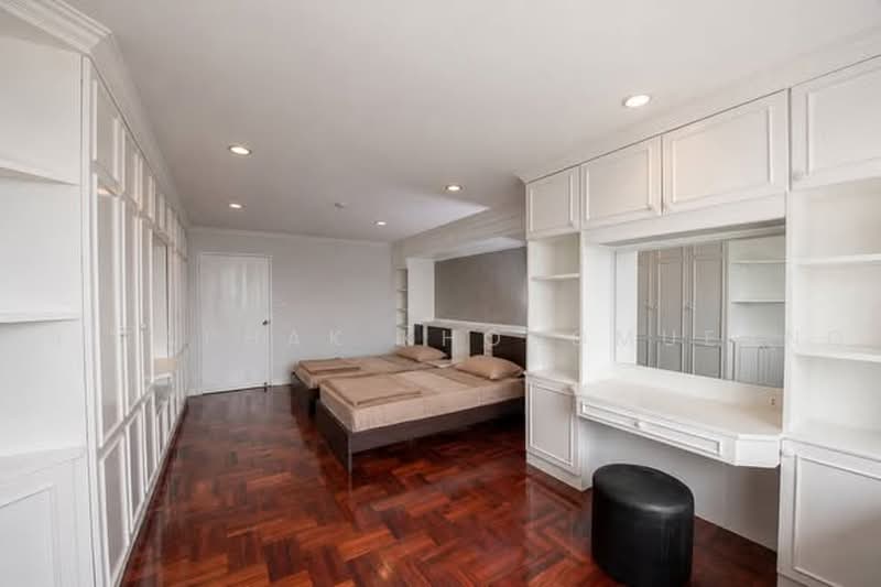 Oriental Towers, Bangkok, 25 Soi Ekkamai 12, Ekkamai Road, Khlong Tan Nua, Watthana, Bangkok, 3 Bedrooms, 350 sqm, Condo For Rent, by Kritaphak Khongmueang, 500487466 - DDproperty.com