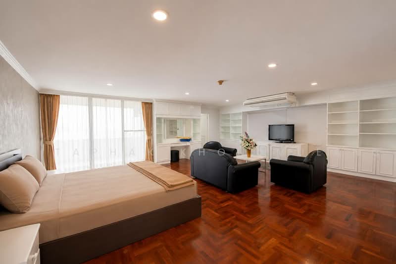 Oriental Towers, Bangkok, 25 Soi Ekkamai 12, Ekkamai Road, Khlong Tan Nua, Watthana, Bangkok, 3 Bedrooms, 350 sqm, Condo For Rent, by Kritaphak Khongmueang, 500487466 - DDproperty.com