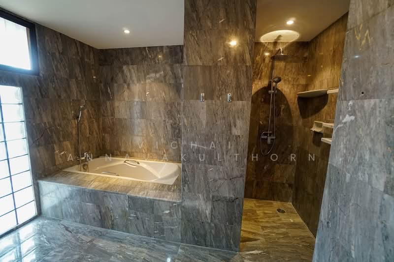 Raintree Village Apartment, Bangkok, 21 Soi Sukhumvit 41, Khlong Tan Nua, Watthana, Bangkok, 3 Bedrooms, 268 sqm, Apartment For Rent, by Vichai  Annavakulthorn, 500487482 - DDproperty.com